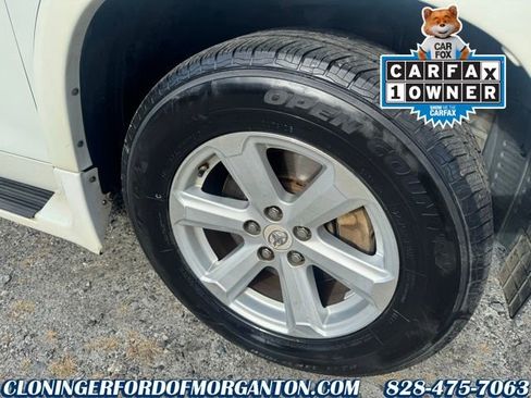 Used 2010 Toyota Highlander Base image 14