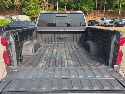 Used 2021 Chevrolet Silverado 1500 LTZ w/ Z71 Off-Road Package AWD/4WD image 32