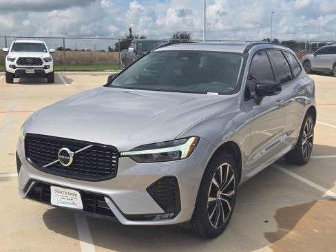 Used 2023 Volvo XC60 B5 Plus w/ Climate Package FWD image 7