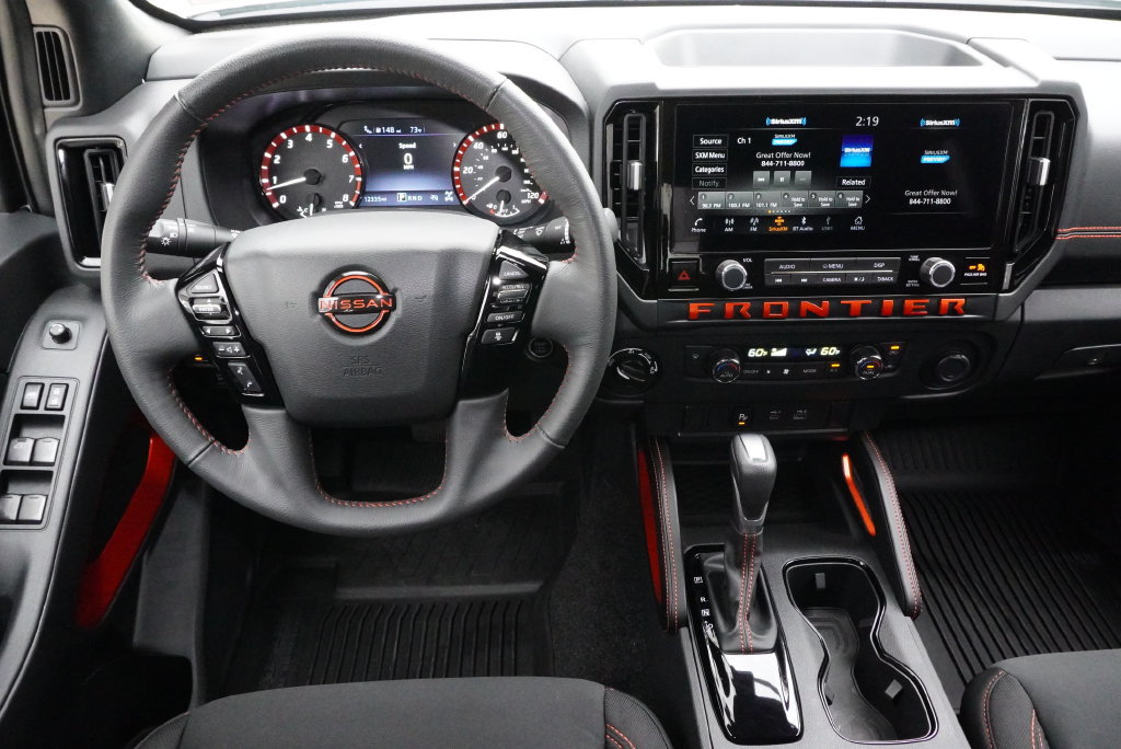 Used 2025 Nissan Frontier PRO-4X AWD/4WD image 21