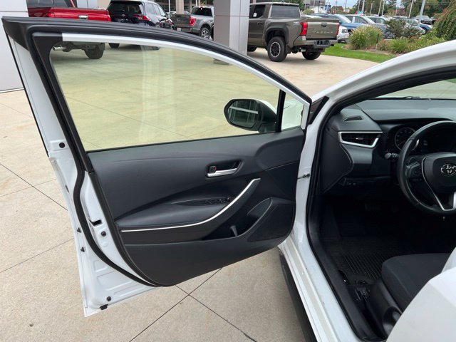 Used 2022 Toyota Corolla SE FWD image 25