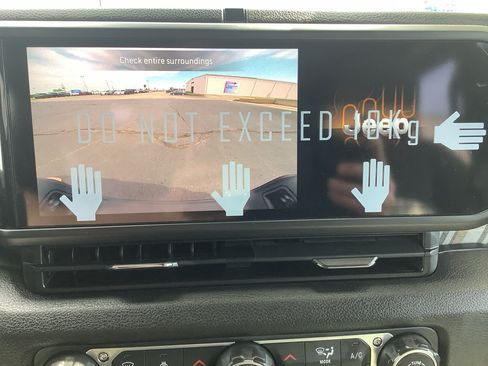 New 2026 Jeep Gladiator Sport AWD/4WD image 18