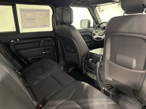 New 2026 Land Rover Defender 110 X-Dynamic SE image 27