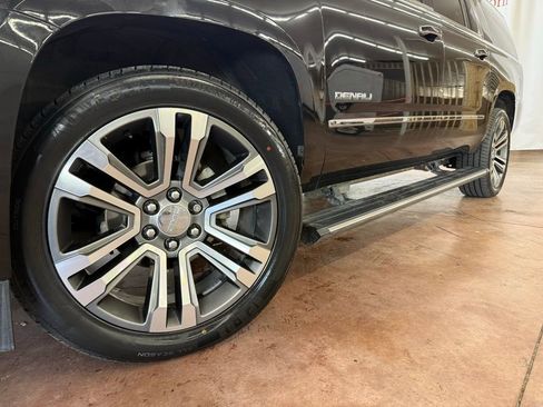 Used 2019 GMC Yukon XL Denali w/ Denali Ultimate Package AWD/4WD image 24