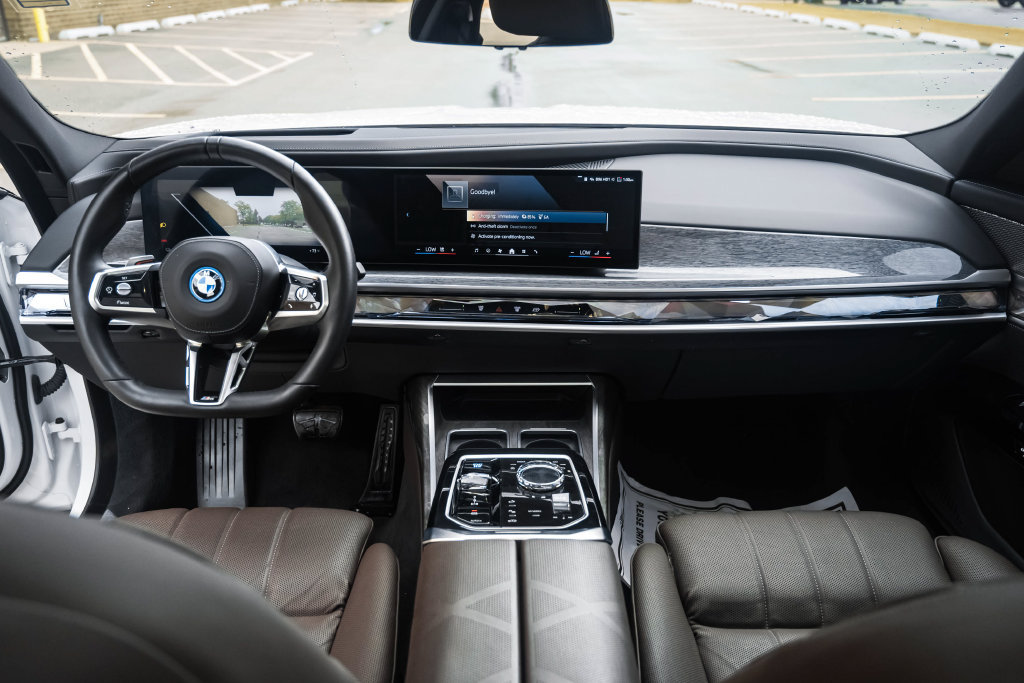 Used 2025 BMW i7 xDrive60 AWD/4WD image 20