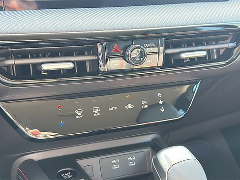 New 2026 Nissan Kicks SR image 23