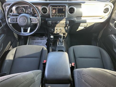 Used 2020 Jeep Gladiator Overland image 14