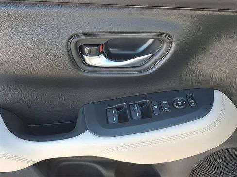 Certified 2026 Honda HR-V LX image 10