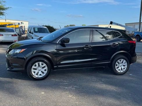Used 2019 Nissan Rogue Sport S FWD image 4