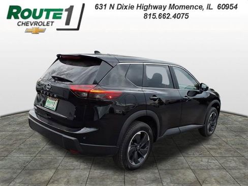Used 2025 Nissan Rogue SV FWD image 4
