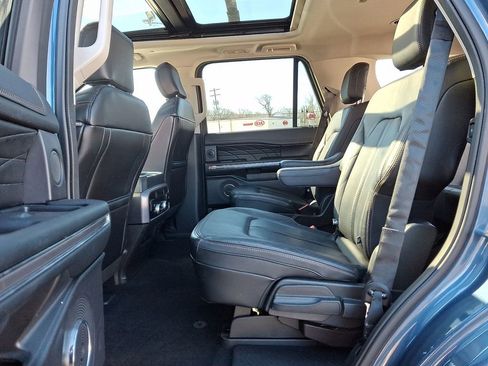 Used 2019 Ford Expedition Platinum image 11