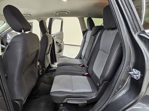 Used 2018 Ford Escape SE FWD image 22