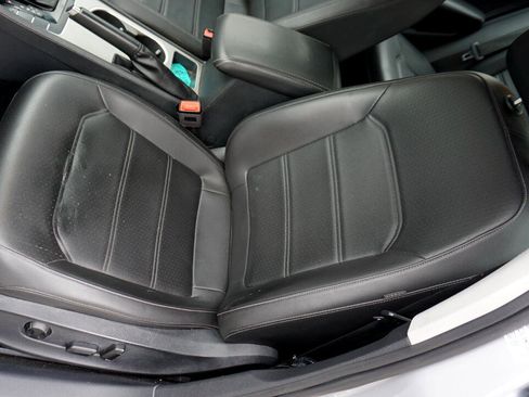 Used 2020 Volkswagen Passat 2.0T SE image 13