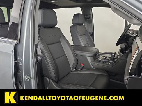 Used 2025 GMC Sierra 1500 Denali AWD/4WD image 32