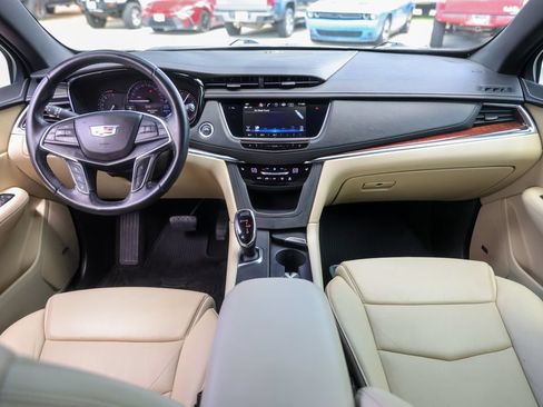 Used 2019 Cadillac XT5 Luxury FWD image 27