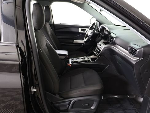 Used 2023 Ford Explorer XLT AWD/4WD image 28