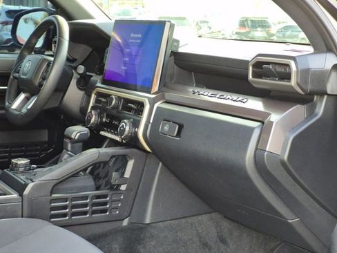 Used 2024 Toyota Tacoma TRD Off-Road AWD/4WD image 20