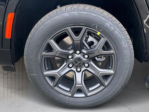 New 2026 Jeep Grand Wagoneer Limited w/ Premium Group II image 35