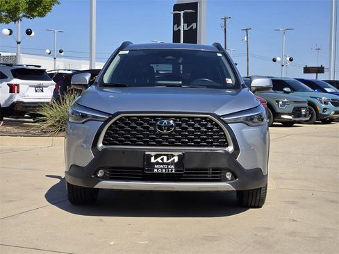 Used 2024 Toyota Corolla Cross XLE image 11