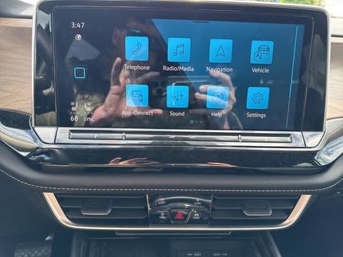 Used 2024 Volkswagen Atlas SE AWD/4WD image 18