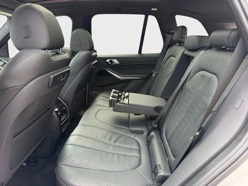 Used 2019 BMW X5 xDrive40i w/ M Sport Package AWD/4WD image 12