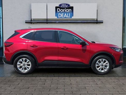 Certified 2023 Ford Escape Active AWD/4WD image 2