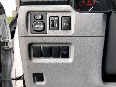Used 2011 Toyota 4Runner SR5 AWD/4WD image 31