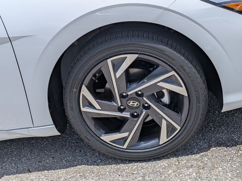 New 2026 Hyundai Elantra Limited FWD image 10