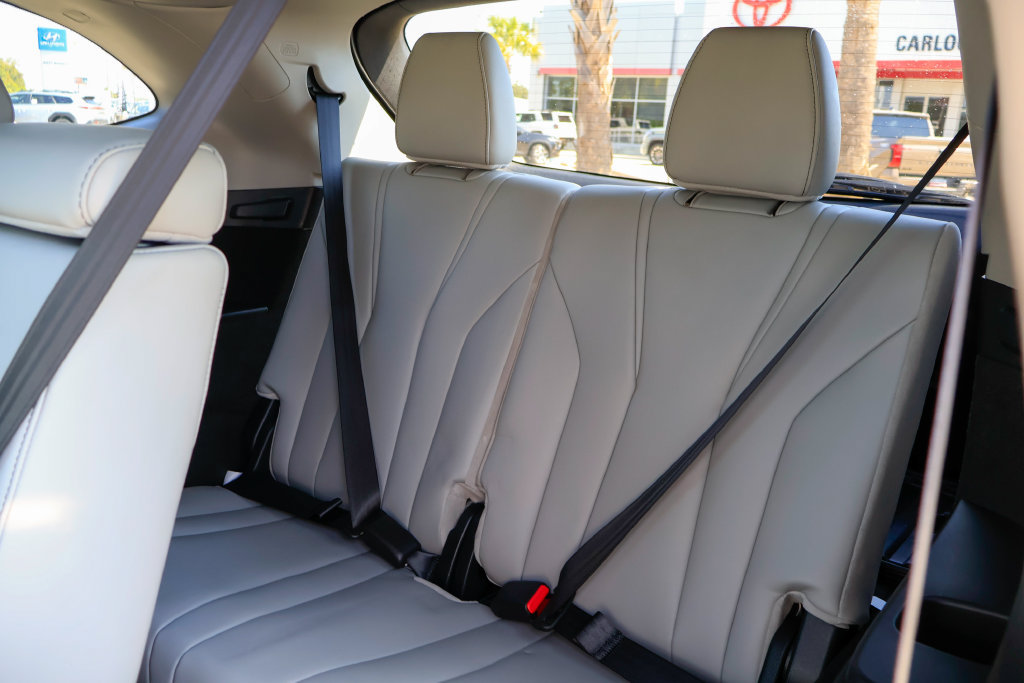 Used 2023 Acura MDX w/ Technology Package FWD image 12
