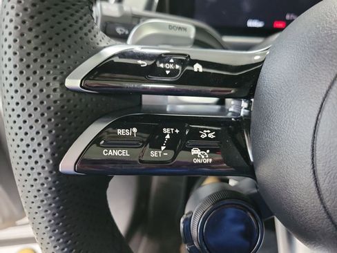 Used 2024 Mercedes-Benz GLB 35 AMG 4MATIC image 40