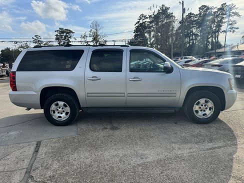 Used 2012 Chevrolet Suburban LT w/ Luxury Package image 4