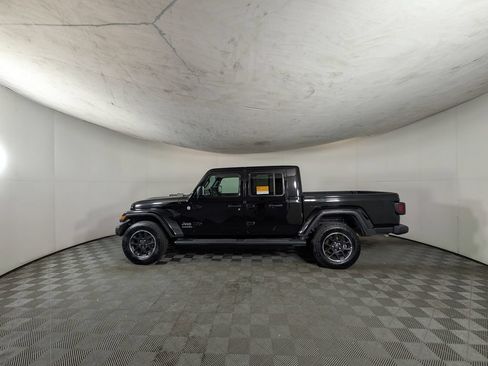 Certified 2023 Jeep Gladiator Overland AWD/4WD image 3