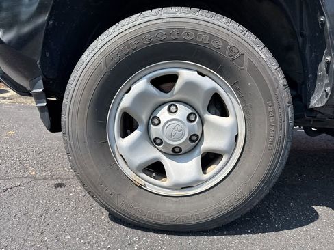 Used 2023 Toyota Tacoma SR image 17