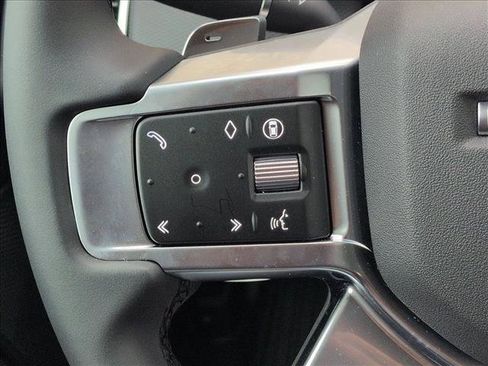 New 2026 Land Rover Discovery Limited Edition image 13