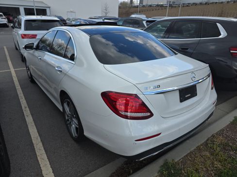 Used 2019 Mercedes-Benz E 300 4MATIC image 3