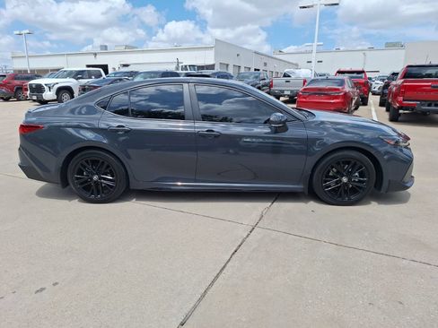 Used 2025 Toyota Camry SE w/ Convenience Package FWD image 7