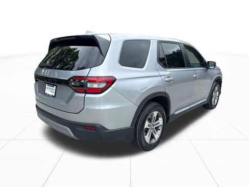 Certified 2025 Honda Pilot EX-L image 9