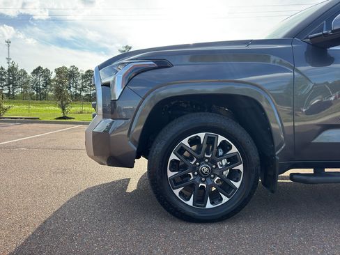 Used 2026 Toyota Tundra Limited AWD/4WD image 10