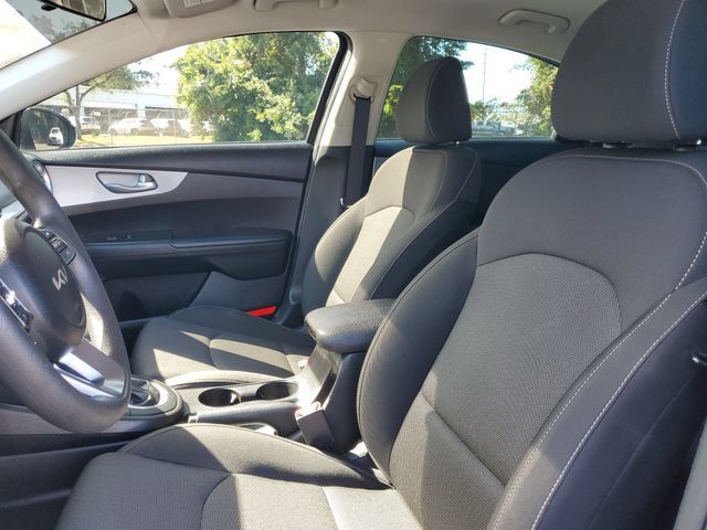 Used 2023 Kia Forte LXS FWD image 17