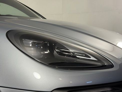 New 2026 Porsche Macan image 15