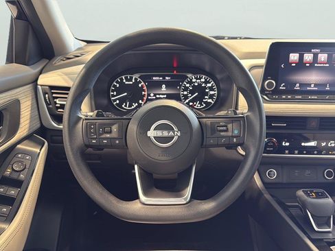 Used 2023 Nissan Rogue SV AWD/4WD image 12