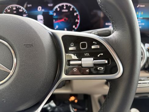 Used 2022 Mercedes-Benz GLB 250 GLB 250 image 19