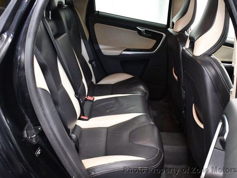 Used 2012 Volvo XC60 T6 R-Design image 16