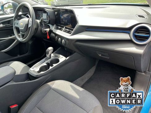 Used 2025 Chevrolet Trax LS image 22