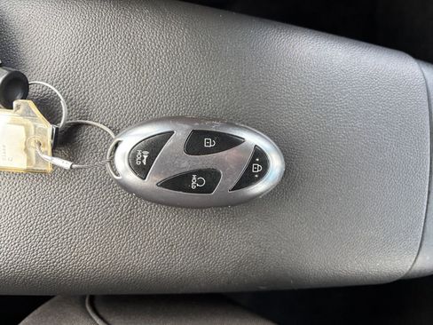 Used 2025 Hyundai Elantra SEL image 22