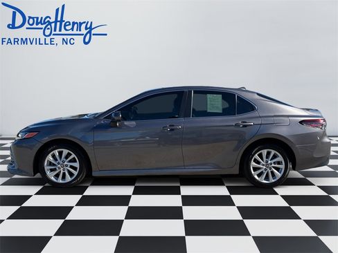 Used 2023 Toyota Camry LE image 2