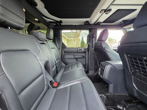 Used 2025 Ford Bronco Badlands image 29