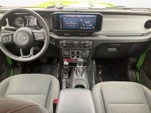 Used 2025 Jeep Wrangler Unlimited Sport AWD/4WD image 10
