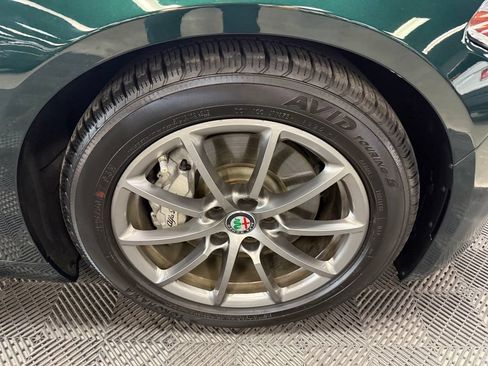 Used 2020 Alfa Romeo Giulia RWD image 18