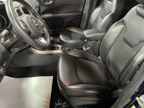 Used 2019 Jeep Compass Latitude w/ Popular Equipment Group image 9